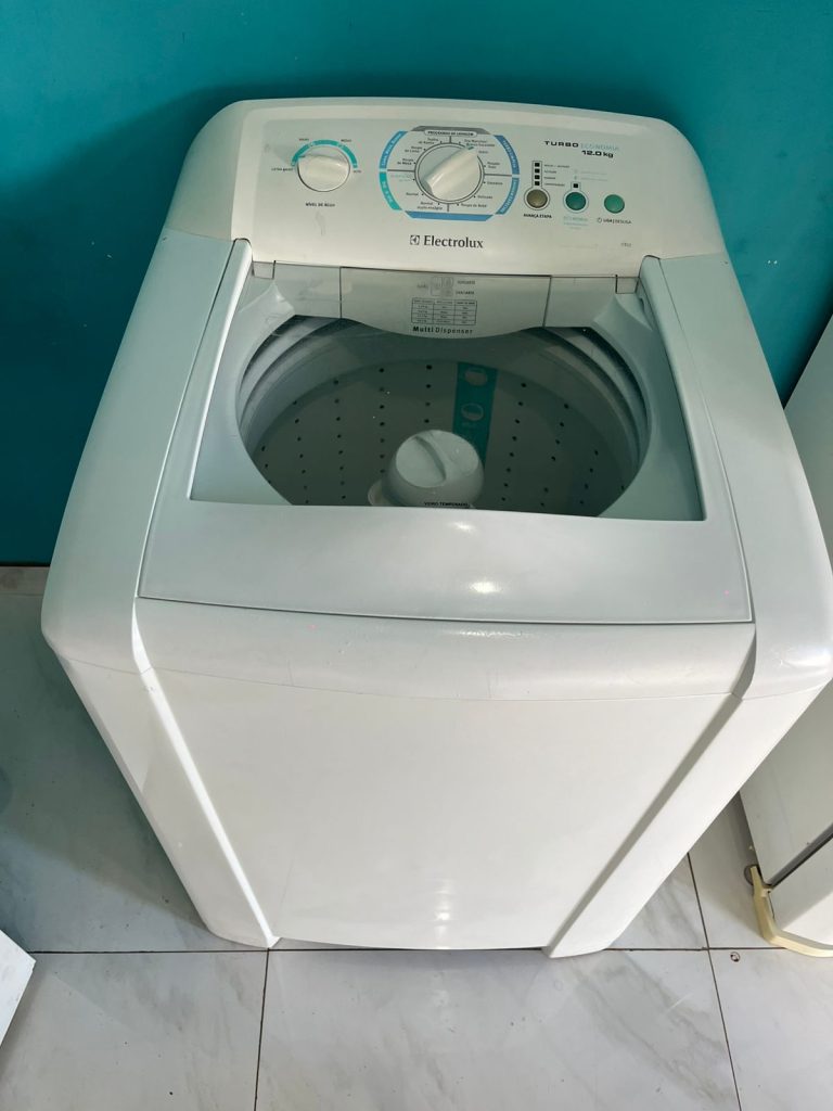 Máquina de lavar 12kg Electrolux
