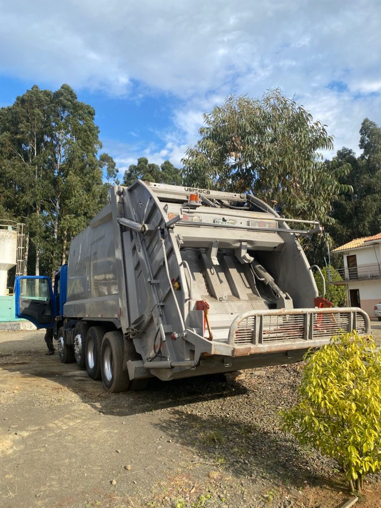 Compactador de lixo – Marca: USIMECA